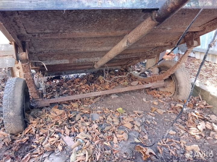 Автомобильный прицеп двухосный