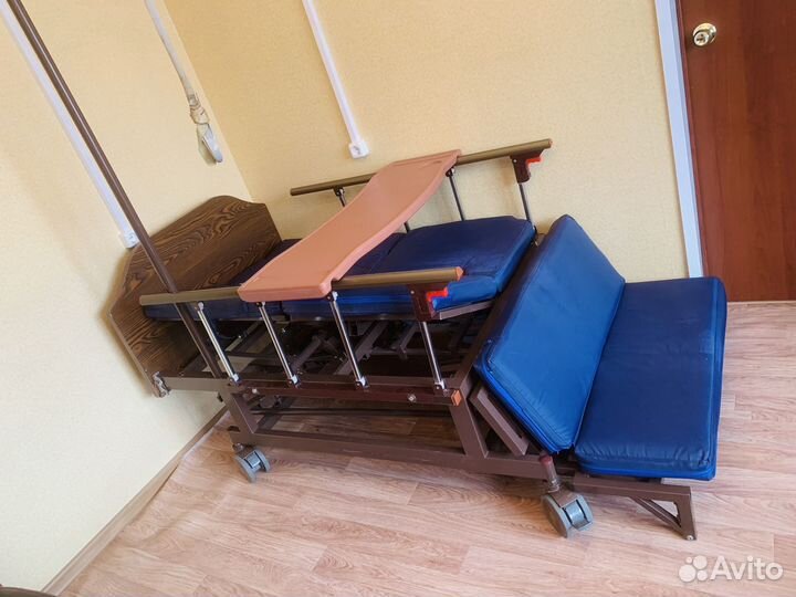 Медицинская кровать