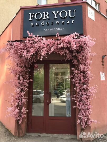 Оформление фасада и помещения цветами