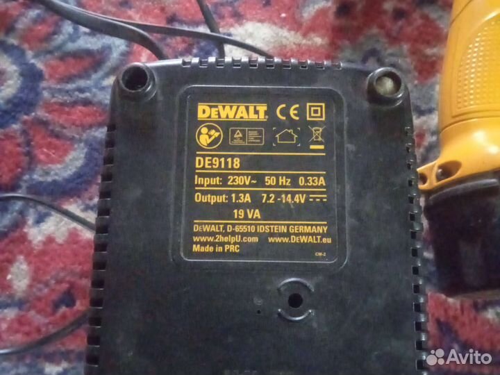 Зарядка DeWalt