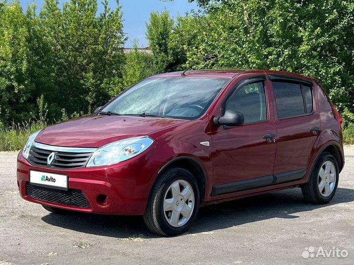 Renault sandero. Рено сандеро 2010. Рено логан 2020 года. Renault 32. Рено сандеро степвей 2011.