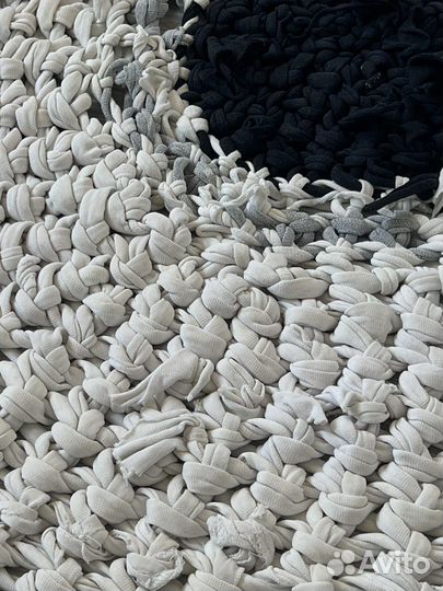 Коврик ручной работы