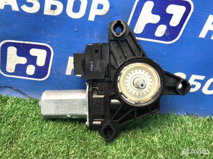 Моторчик стеклоподъемника задний левый Mercedes