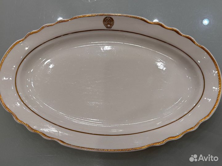 Блюдо с гербом СССР, Дулево, 1950-ые годы