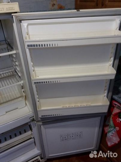 Холодильник Snaige 117