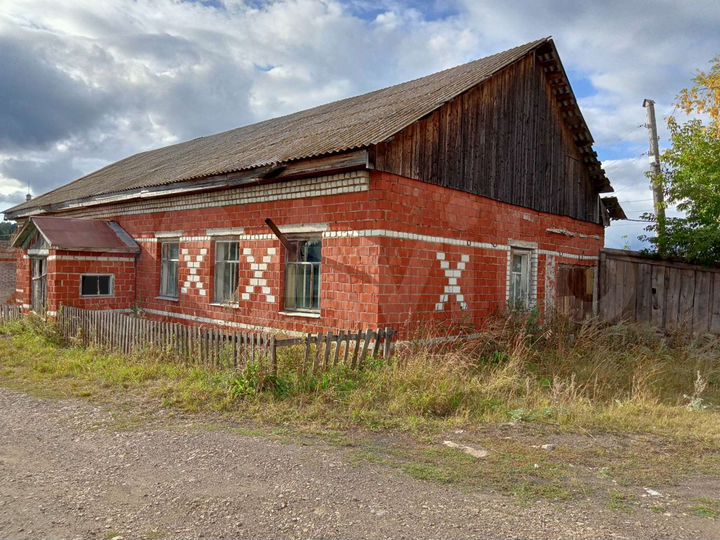 Дом 196,9 м² на участке 2,09 га