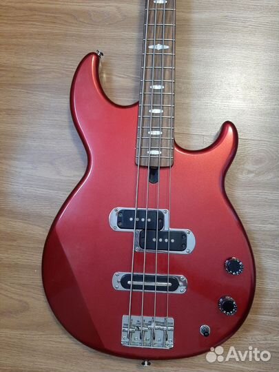 Бас гитара yamaha bb424