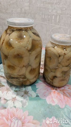Грибы маринованные