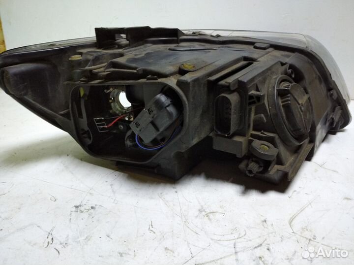 Фара левая Audi Q7 2005-2015