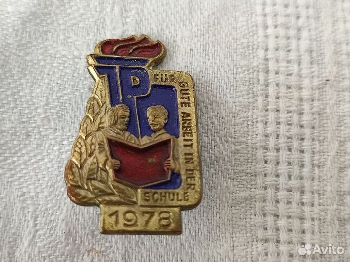 Значки и шевроны ГДР