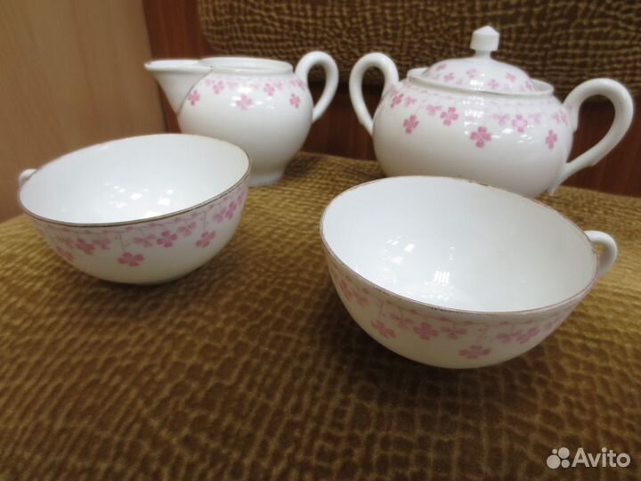 Фарфоровый сервиз М.С. Кузнецова