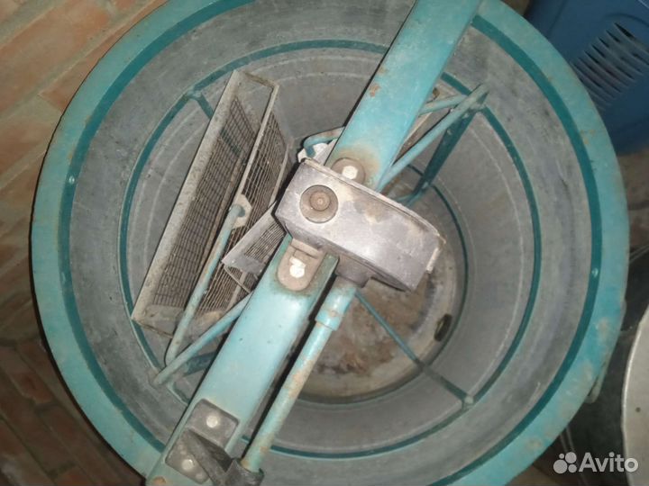 Медогонка бу 2-х рамочная