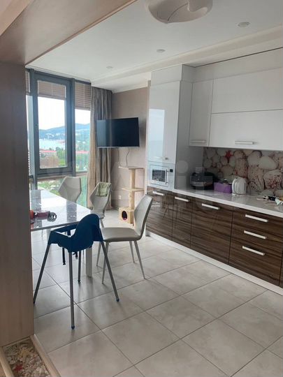 3-к. квартира, 105 м², 12/18 эт.