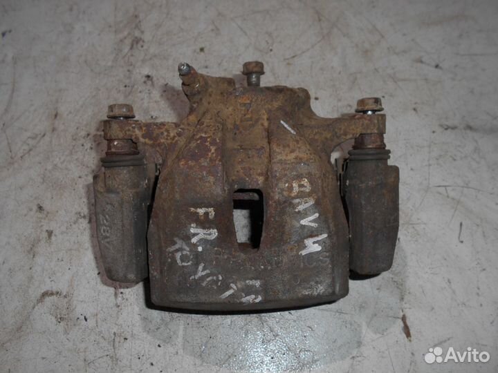 Суппорт тормозной передний правый Toyota Rav 4