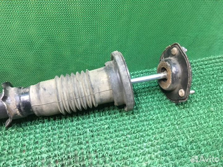 Амортизатор передний левый Mazda Mazda 6 GG