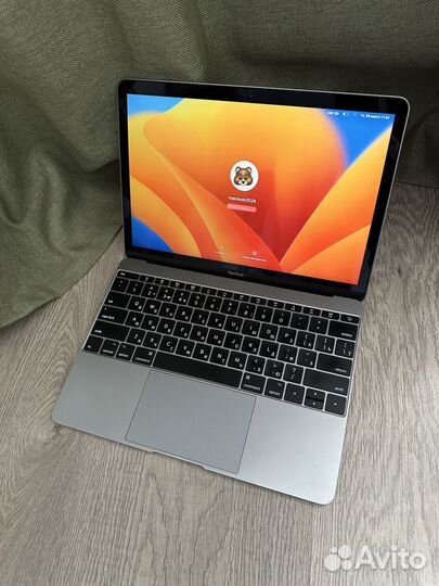 Macbook 12 2017 (i5,512gb)