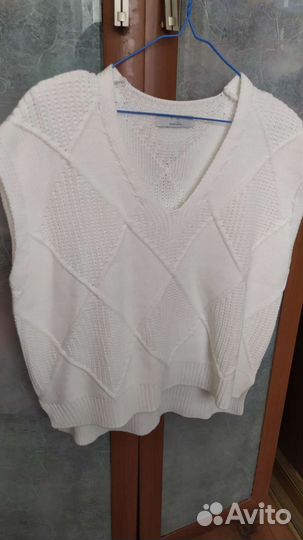 Жилет белый 44-50 новый
