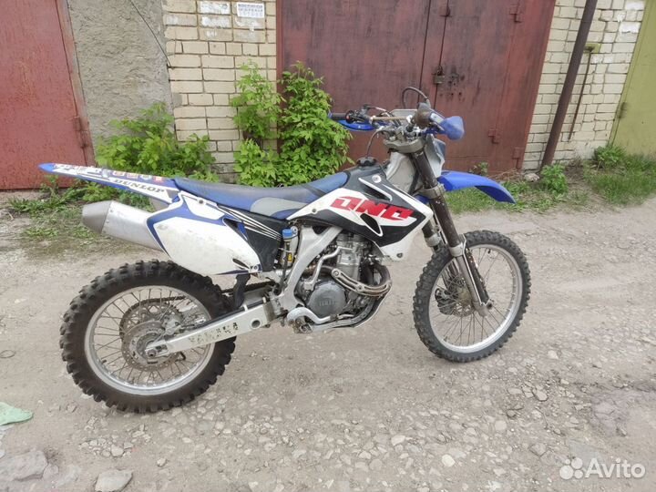 Yamaha YZ400F (WR400F)