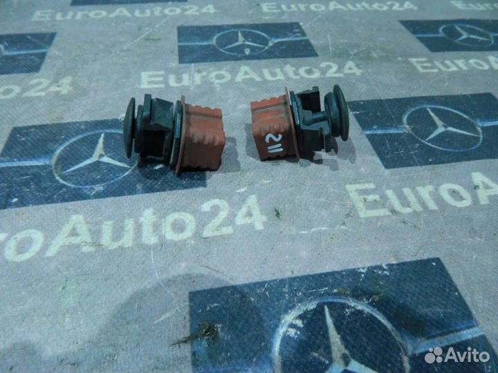 Крепление радиатора A2115040312 Mercedes-Benz E-Cl