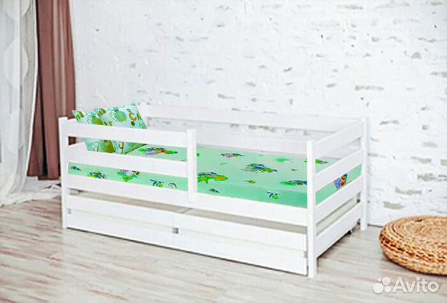 Кроватка софа эко для малыша с бортиком из массива