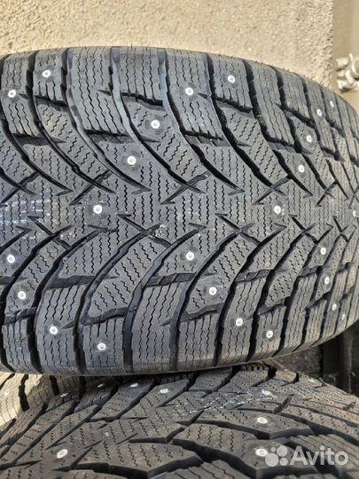 Tourador Ice Star TSW1 275/35 R19 и 245/40 R19