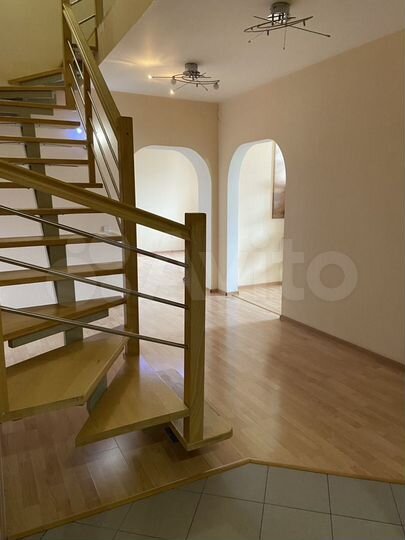 4-к. квартира, 120 м², 9/10 эт.