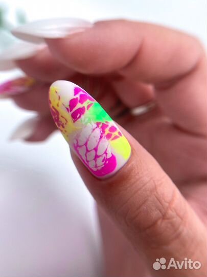 Маникюр педикюр