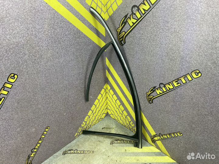 Уплотнитель молдинг левой двери Insignia Инсигния