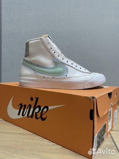 Женские кроссовки Nike Blazer