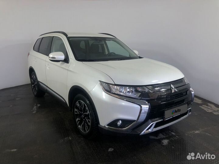 Mitsubishi Outlander 2.0 CVT, 2022
