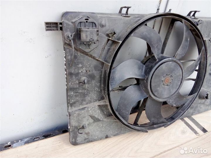 Вентилятор радиатора от Opel Astra J 2010