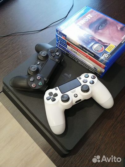 Приставка ps4 slim 1tb + 2 геймпада + игры