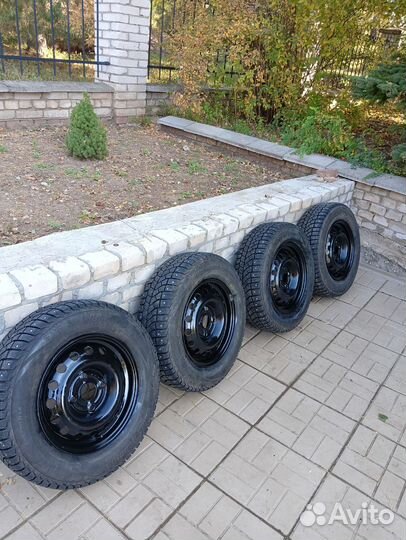 Viatti Brina Nordico V-522 185/70 R14 88T