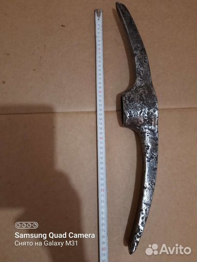 Кирка старинная, кованная, звонкая