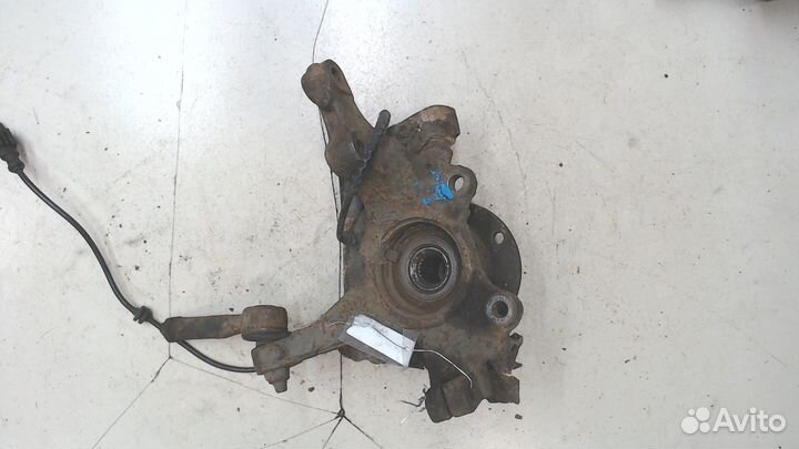 Ступица (кулак, цапфа) левая передняя Opel Corsa D