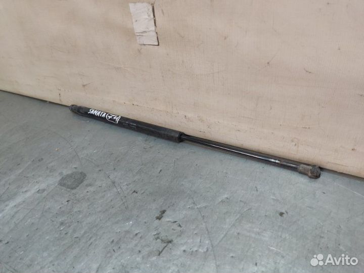 Амортизатор капота передний Hyundai Sonata EF