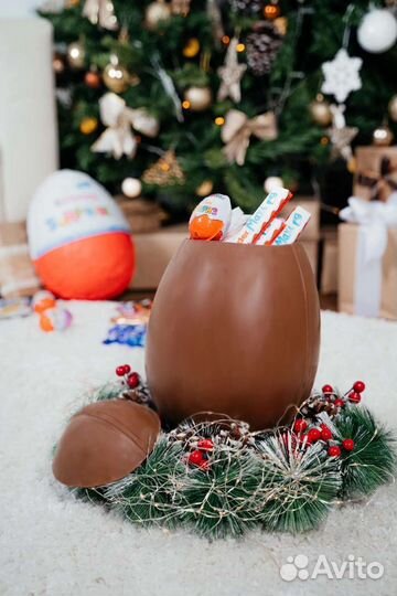 Большой киндер сюрприз