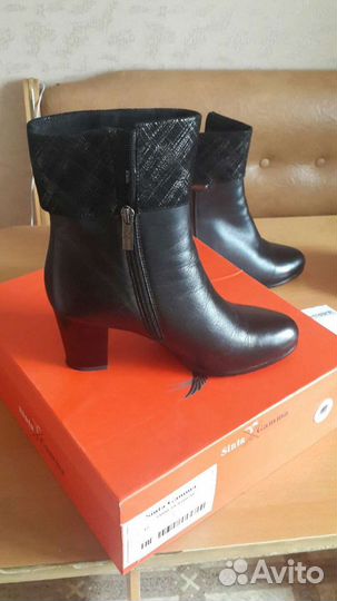 Сапожки женские