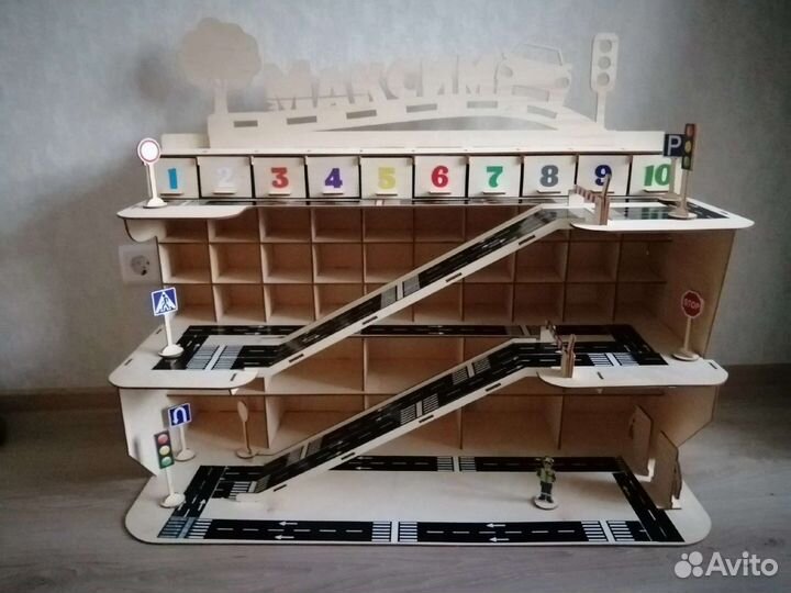 Детские игрушки гараж для машинок