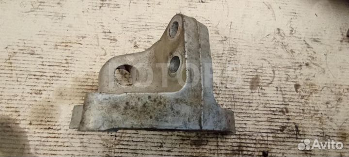 Кронштейн двигателя задний левый Renault Magnum 4