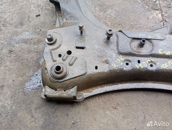 Подрамник передний Renault Scenic 2