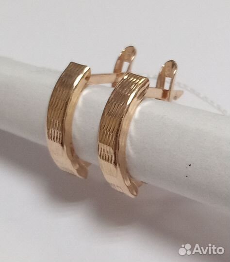 Золотые серьги