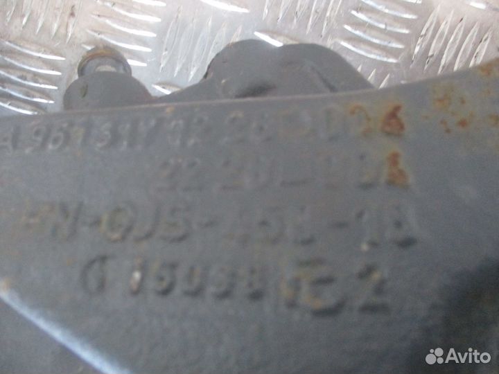 Кронштейн буксировочного крюка Mercedes-Benz A9613