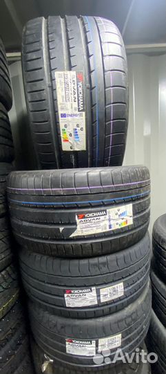 Yokohama Advan Sport V105 315/30 R22 и 275/35 R22 107Y