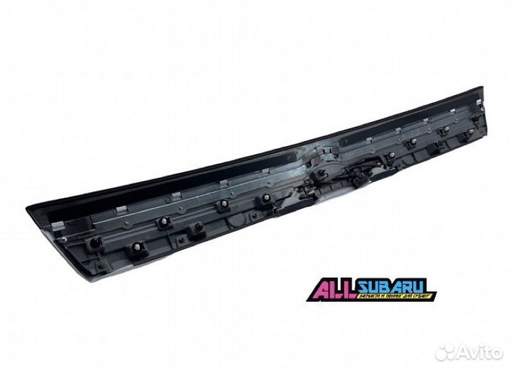 Накладка крышки багажника задняя Subaru Forester