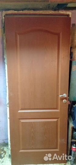 Дверь входная деревянная бу