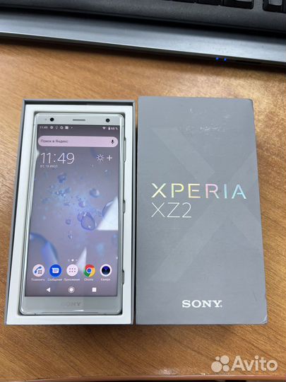 Смартфон Sony Xperia XZ2