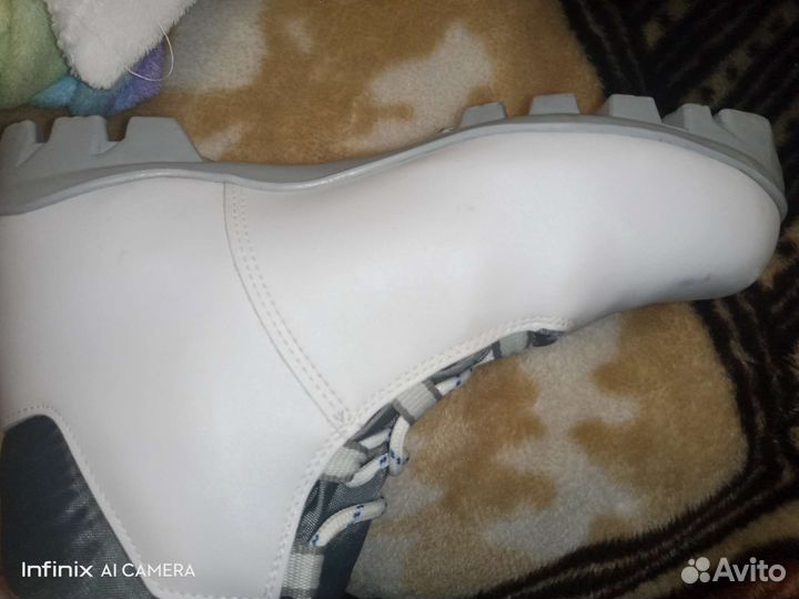 Лыжные ботинки