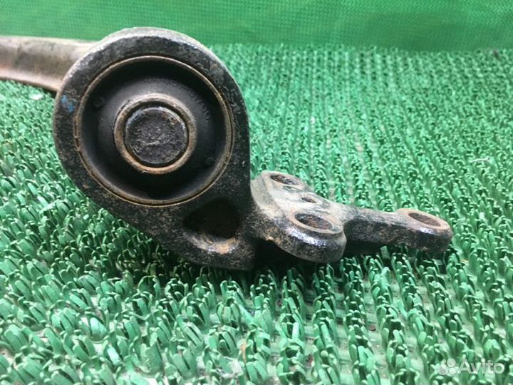 Рычаг подвески передний левый Nissan Almera