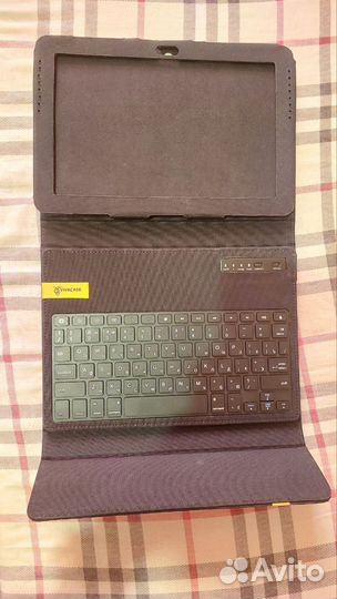 Чехол с клавиатурой для планшета